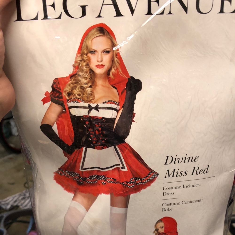 Red ridding hood costume